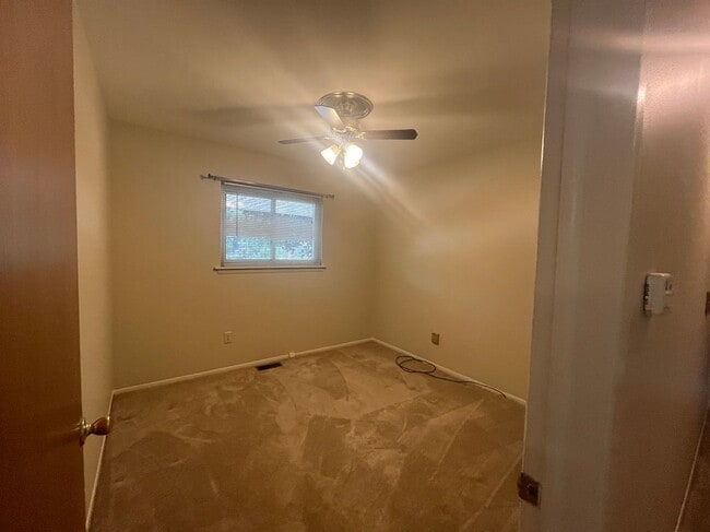 Photo - 87 Carter Dr