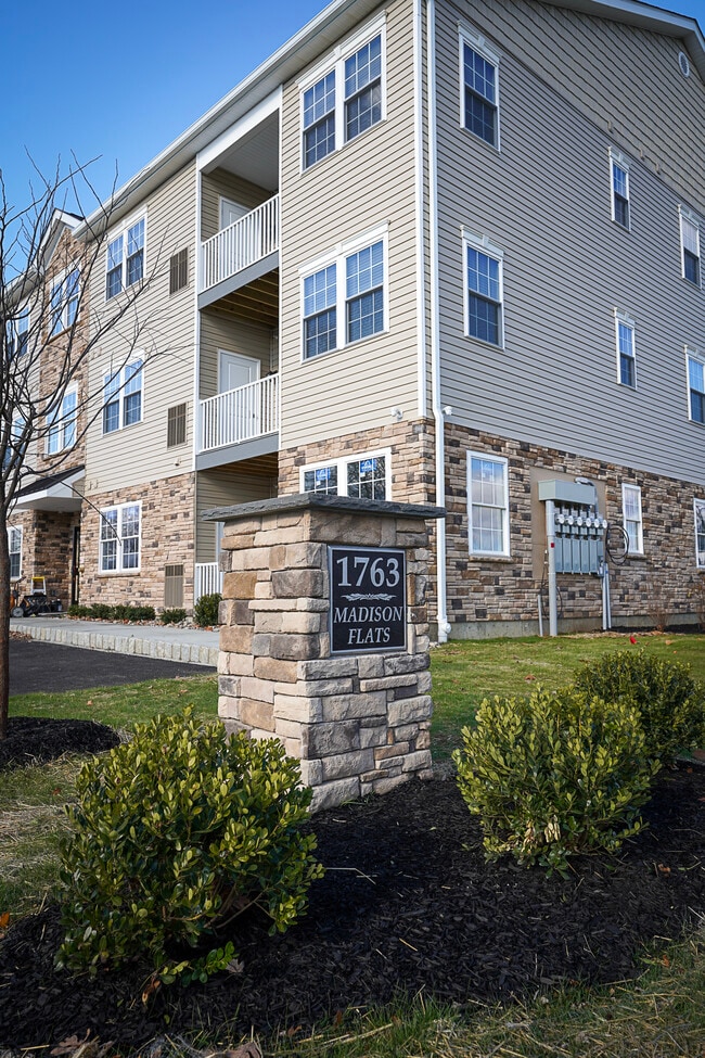 Building Photo - 1763 Madison Ave Rental