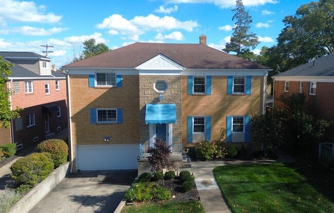 Photo - 2027 Riverside Dr