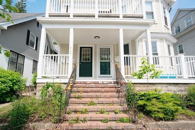 Photo - 315 Lafayette St Unidad 3