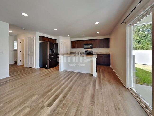 Photo - 27 Spinaker Ct