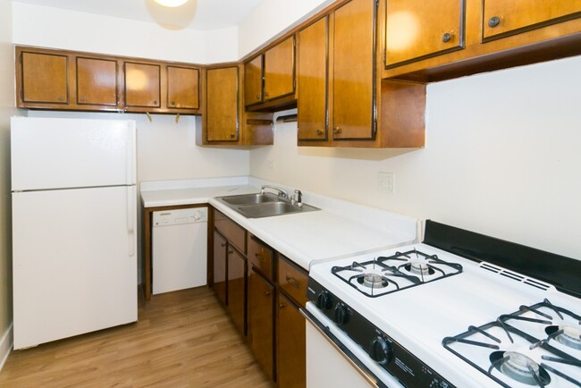 Photo - 675 W Wrightwood Ave Unit 402