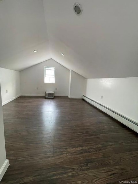 Photo - 1865 Mulford Ave