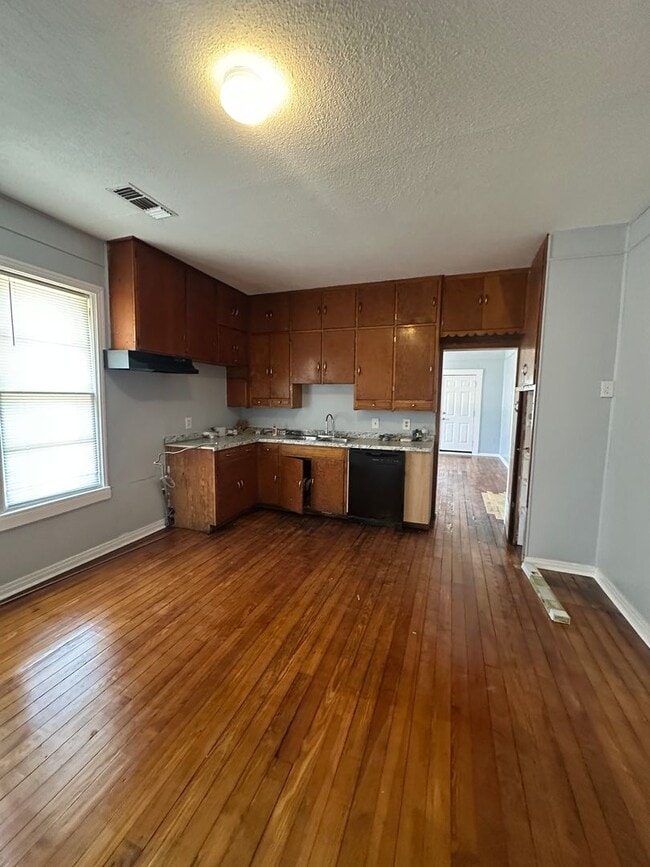 Photo - 1700 S Lincoln St Unit A