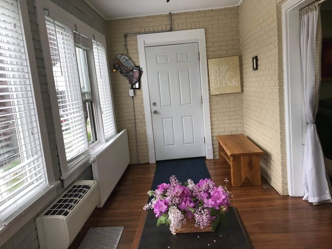 Building Photo - 519 Vine St Unit 519VineStreet