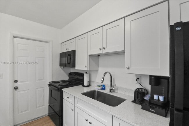 Photo - 717 SW 13th Ave Unit 1