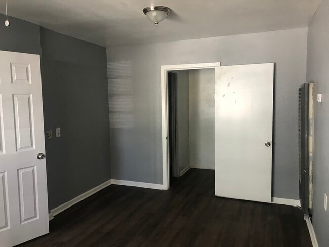 Photo - 1901 63rd St