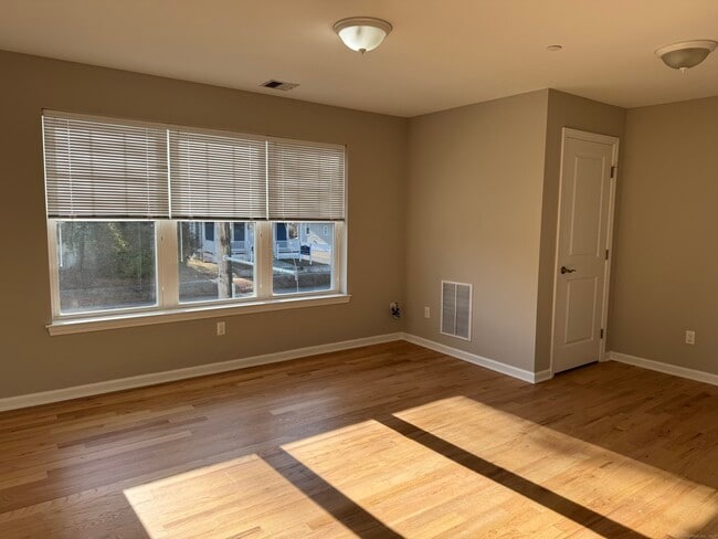 Photo - 314 Bridgeport Ave Unit 201