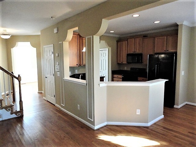 Photo - 905 Alba Rose Ln