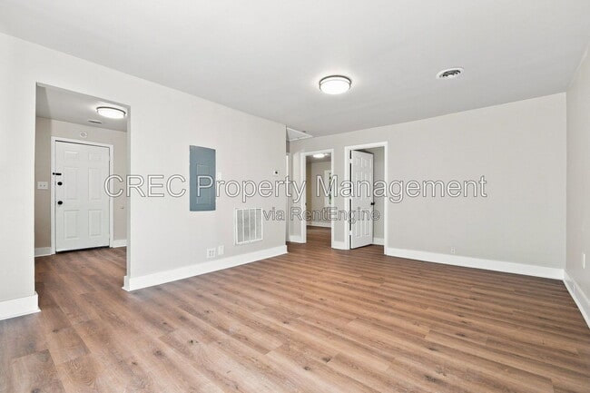 Photo - 1605 Pineview Rd