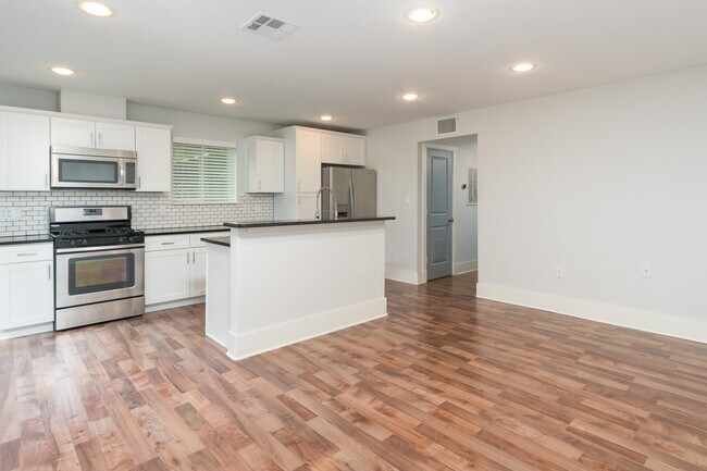 Photo - 2019 Huldy St Unit 2