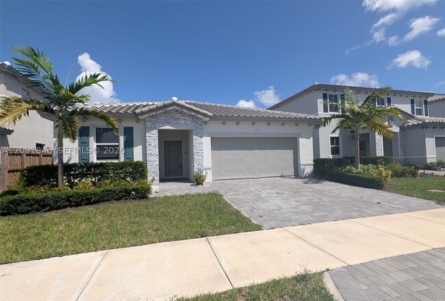 833 SE 26th Rd