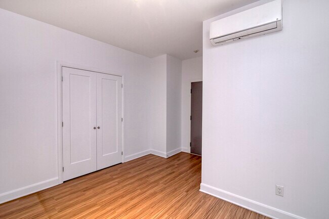 Photo - 6600 Av. de Darlington Unit 301