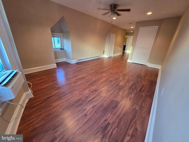 Building Photo - 133 E Mt Airy Ave Unit 3