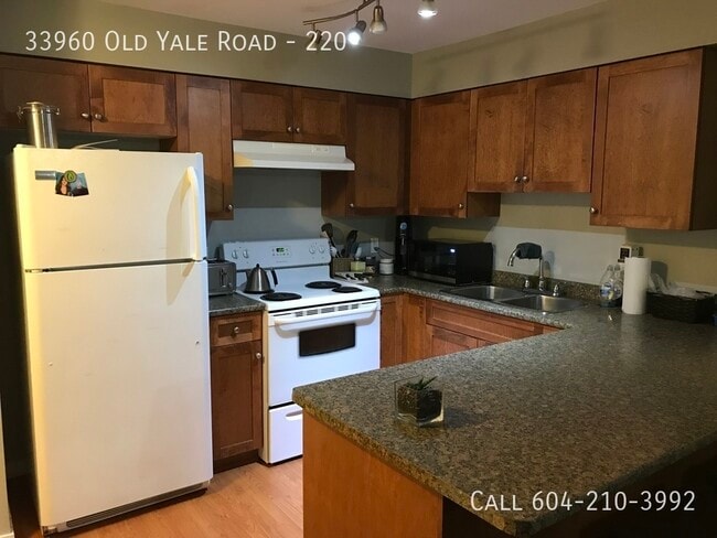 Building Photo - 1 Bedroom at Old Yale Heights! Unit 220