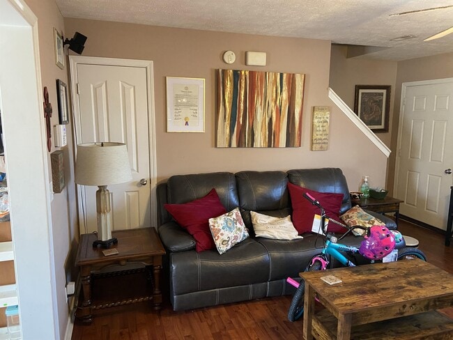 203 Meigs Dr