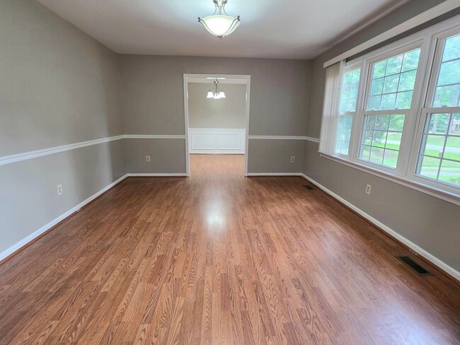 Photo - Cute Ranch in Yorktown Ready For New Tenants!