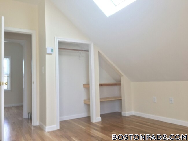 Photo - 8 Wesley St Unit 2