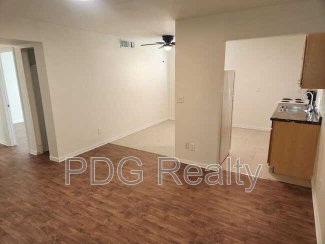 Building Photo - 2009 Terril Ln Unit #24 Rental