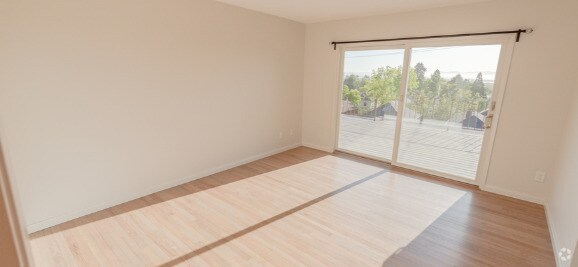 Building Photo - 1530 Henry Street Rental