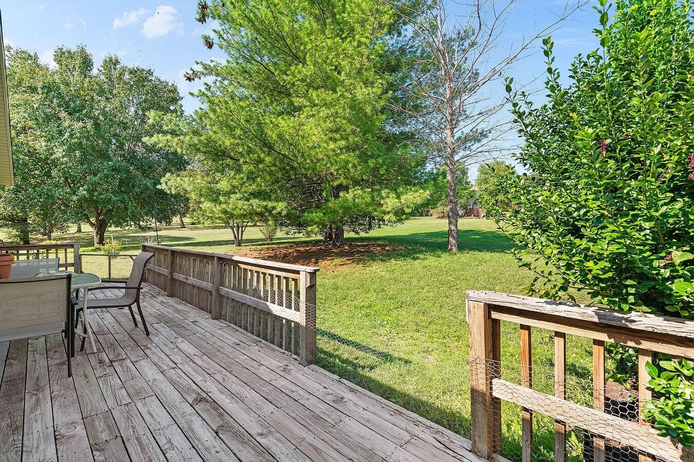 Photo - 255 Buckingham Dr