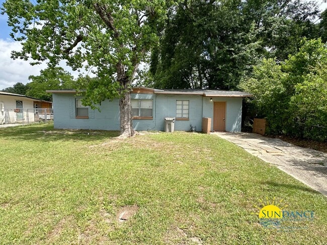 Newly Renovated 2 Bedroom Home in Pensacola! - Newly Renovated 2 Bedroom Home in Pensacola!