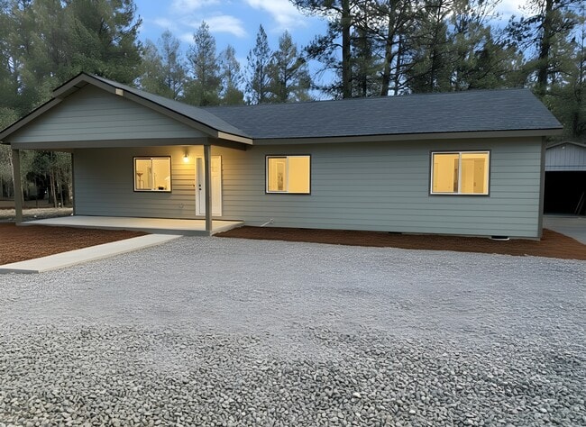 Building Photo - 14818 Bluegrass Loop