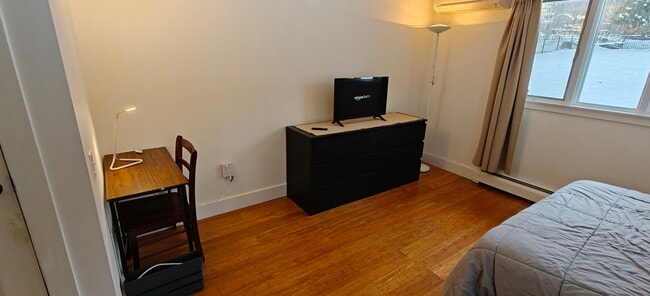 Photo - 196 W Ridge Ter Unit Upper Room