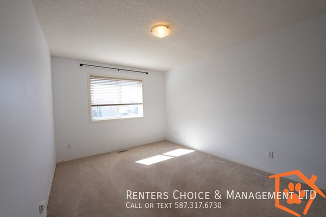 Photo - 3 Bedroom House With Yard, Lawn Care and Snow Removal Included