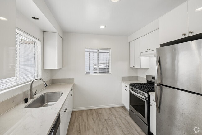 Studio - 445SF - Kitchen