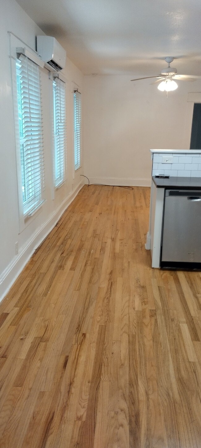 Photo - 260 St George St Unit 2