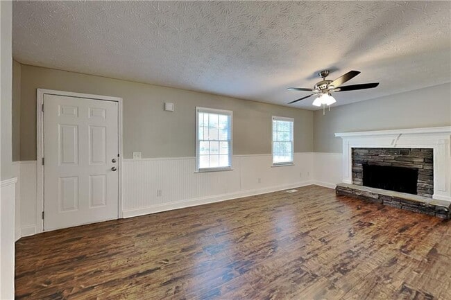 Photo - 604 Dillon Dr
