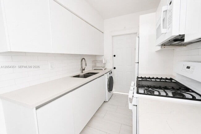 815 W 39th St Unit 3