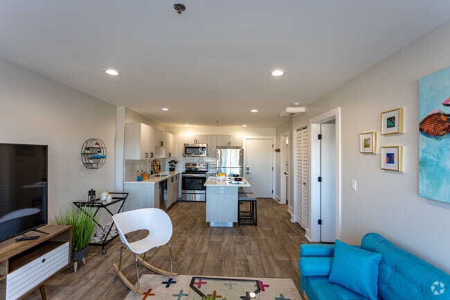 1BR, 1BA - 648SF - The Flats Off Madison