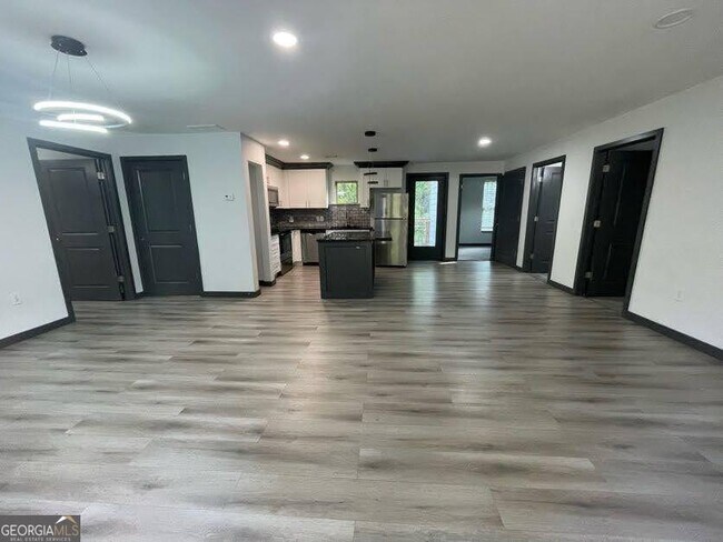 Photo - 185 Glenrose Cir SW