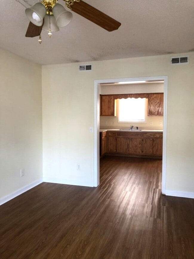 Photo - Two bedroom, 1.5 townhouse in Graham (Park... Unit O