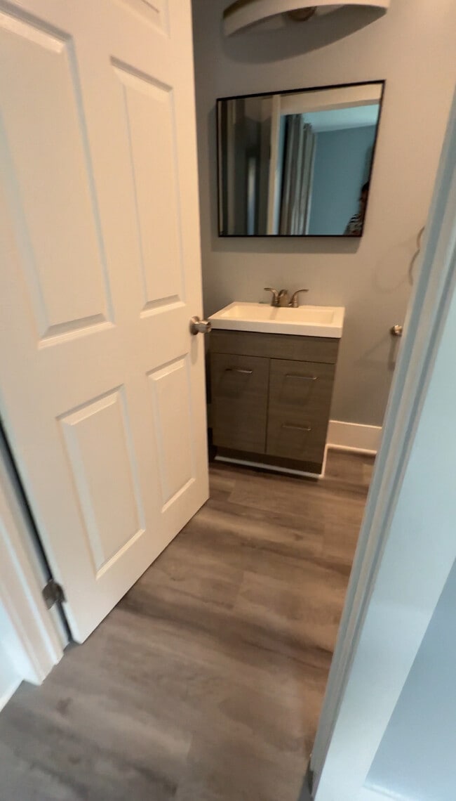 Photo - 1133 W 49th St Unit B