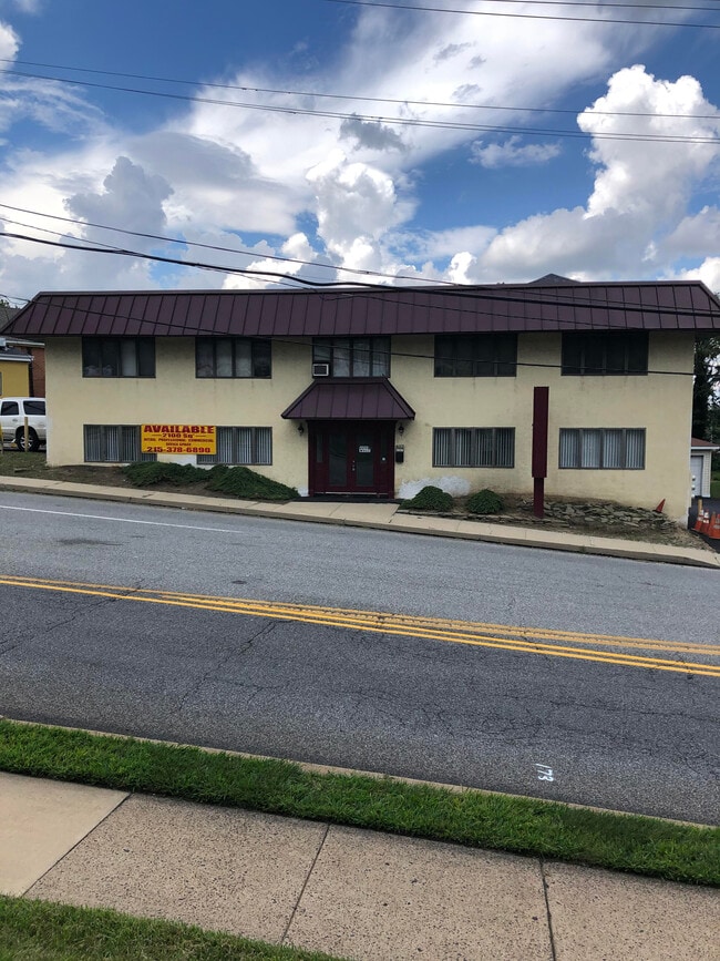 Photo - 612 Fitzwatertown Rd Unit Apartment C