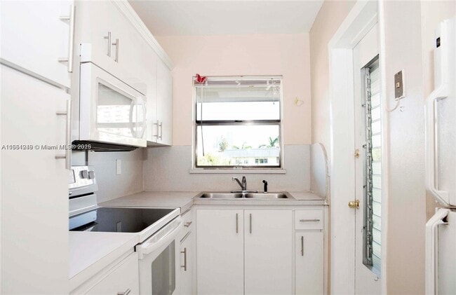 Photo - 270 Layne Blvd Unit 305