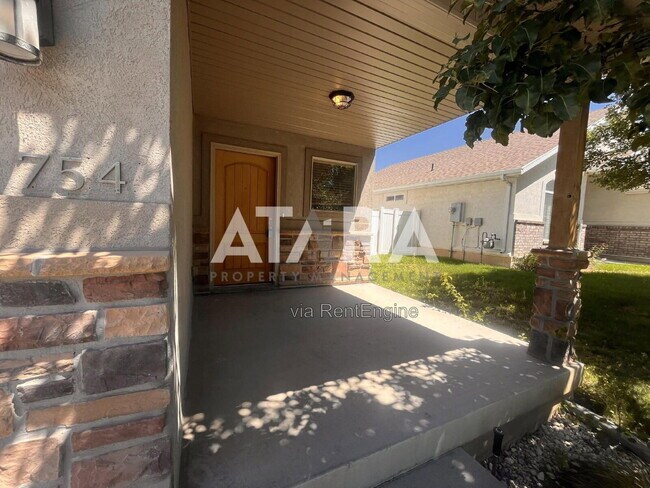 Photo - 754 Stonne Ln