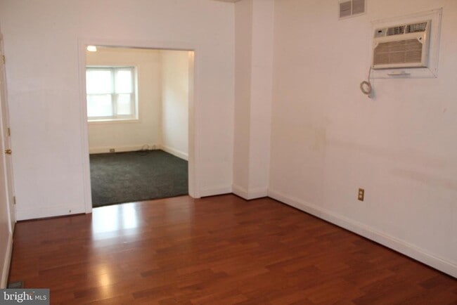 Photo - 618 E Philadelphia Ave