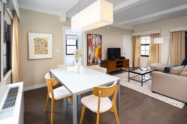 Photo - 411 E 50th St Unidad SI ID1383558P