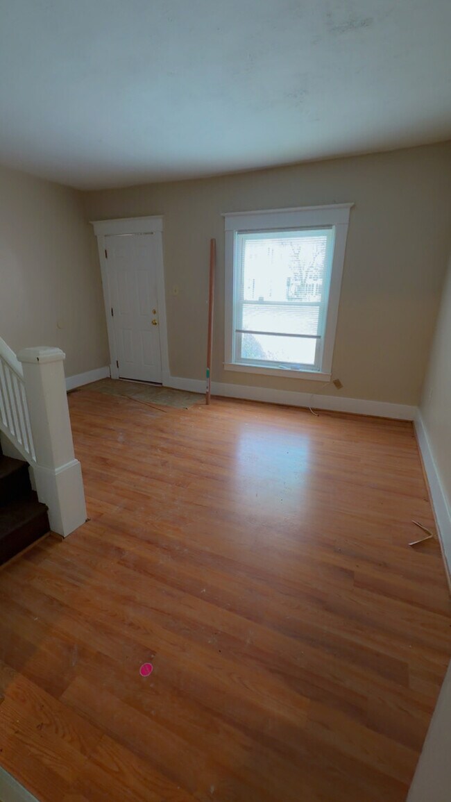 Photo - 191 Vandervoort St