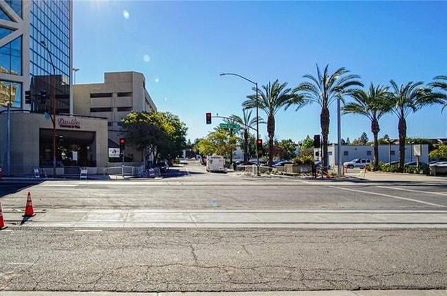 Photo - 600 W 3rd St Unidad A312