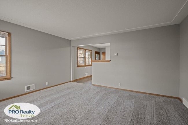 Photo - 4359 7th St NE