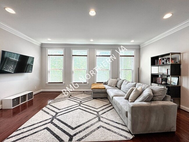 Photo - 9471 Canonbury Square