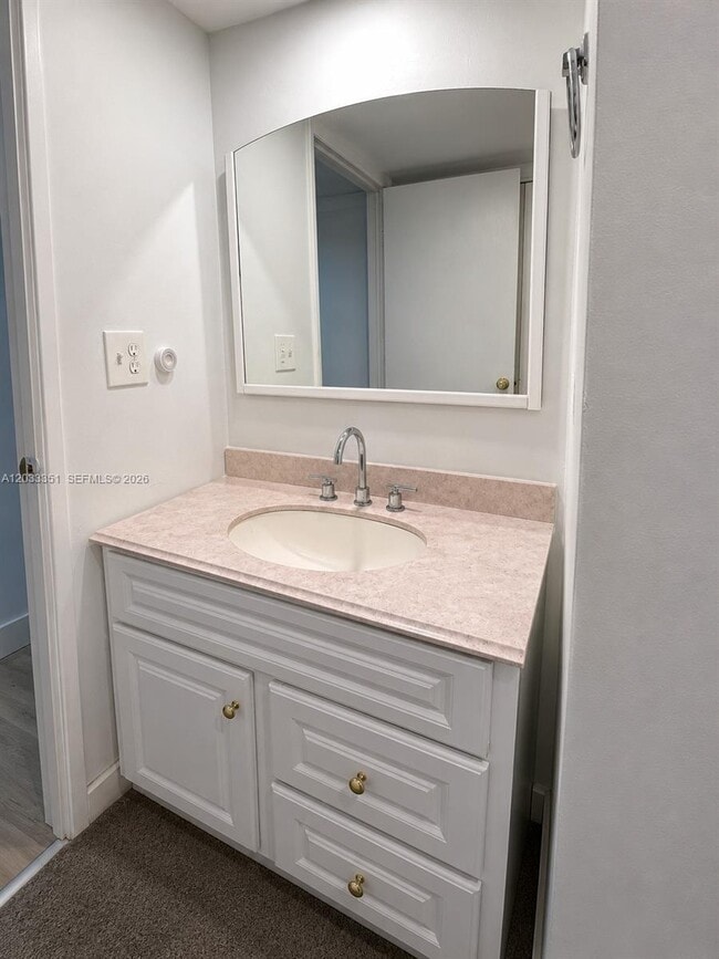 Photo - 301 Bonaventure Blvd