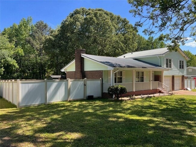 Building Photo - 2768 Majestic Cir