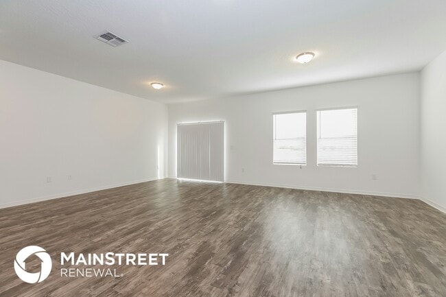 Photo - 194 Hidden Lk Lp