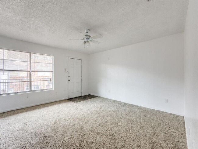 Building Photo - 1711 Wichita St Unit A Rental